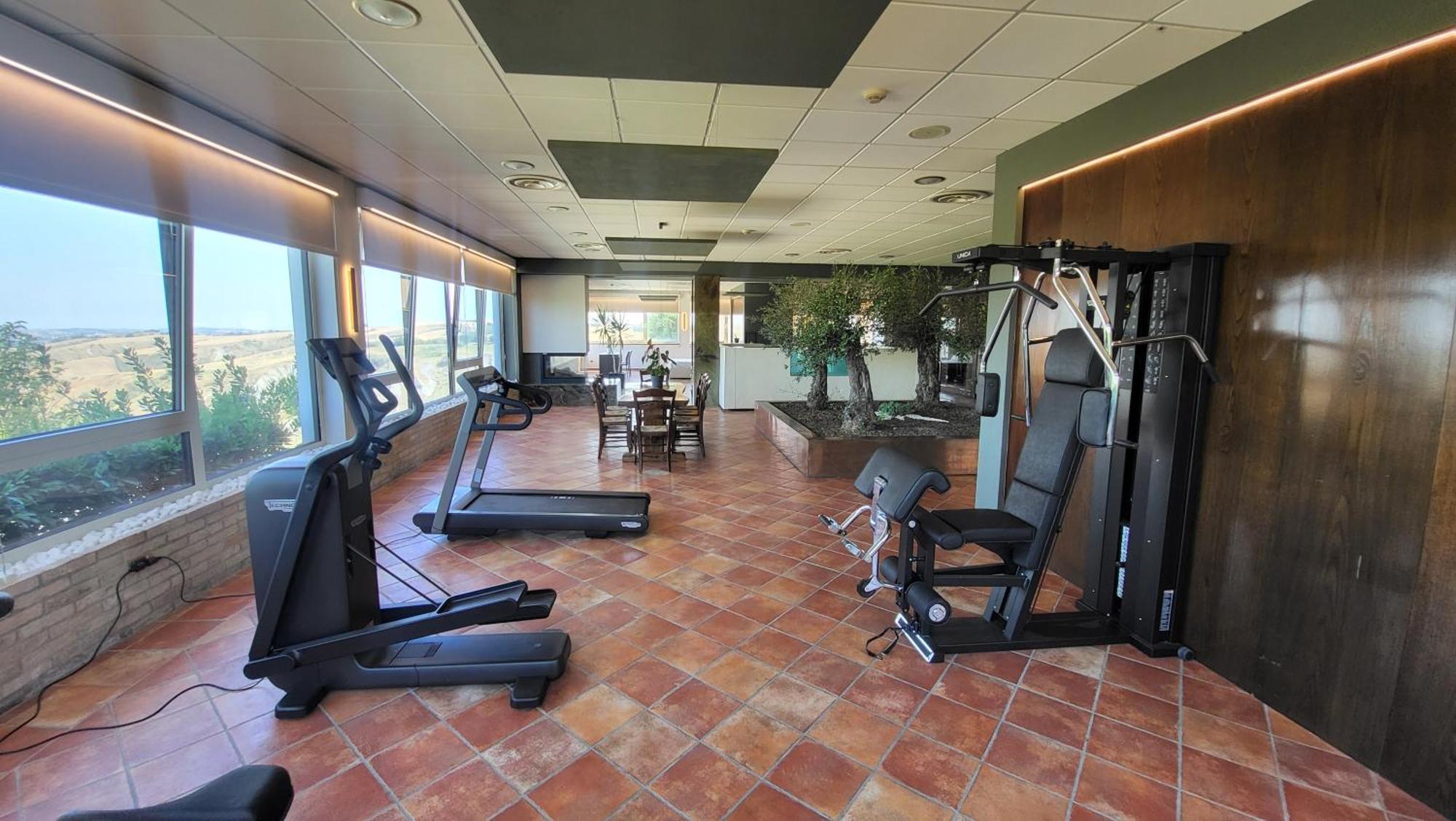 Bellavista Suite Spa Staffolo ภายนอก รูปภาพ